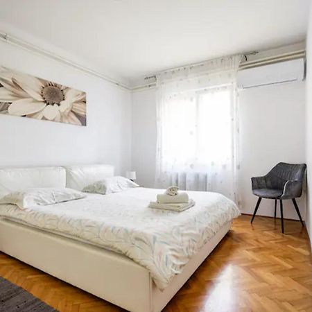 Apartment Tomas,,,Spacious House With Private Parking,Terrace,5G Internet,,,,, Задар Екстериор снимка