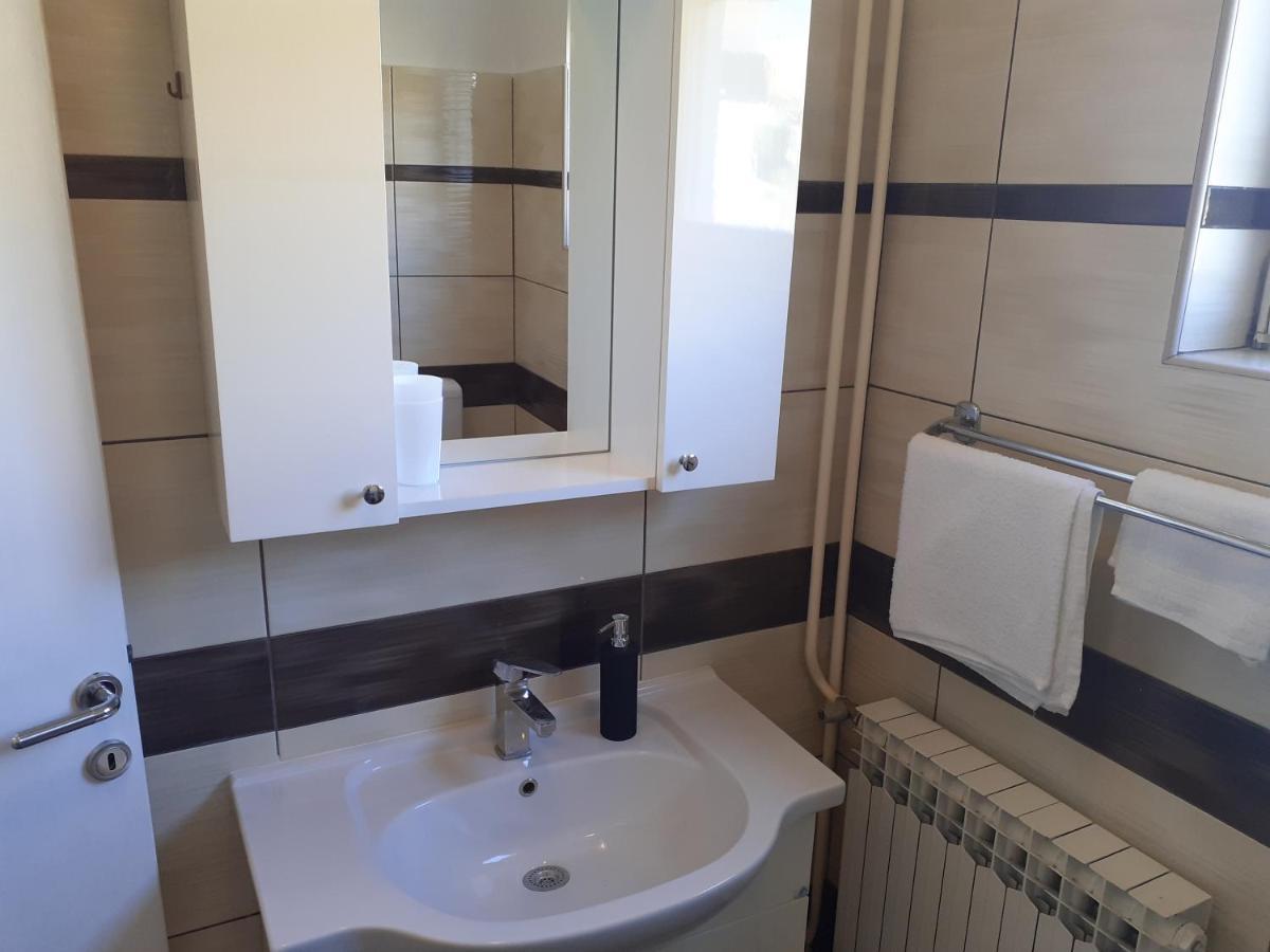 Apartment Tomas,,,Spacious House With Private Parking,Terrace,5G Internet,,,,, Задар Екстериор снимка