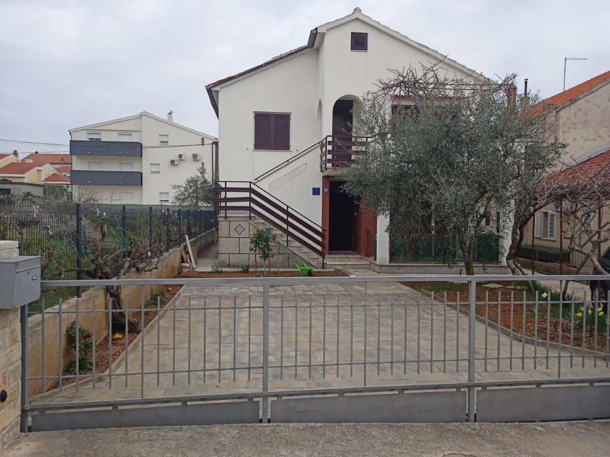 Apartment Tomas,,,Spacious House With Private Parking,Terrace,5G Internet,,,,, Задар Екстериор снимка