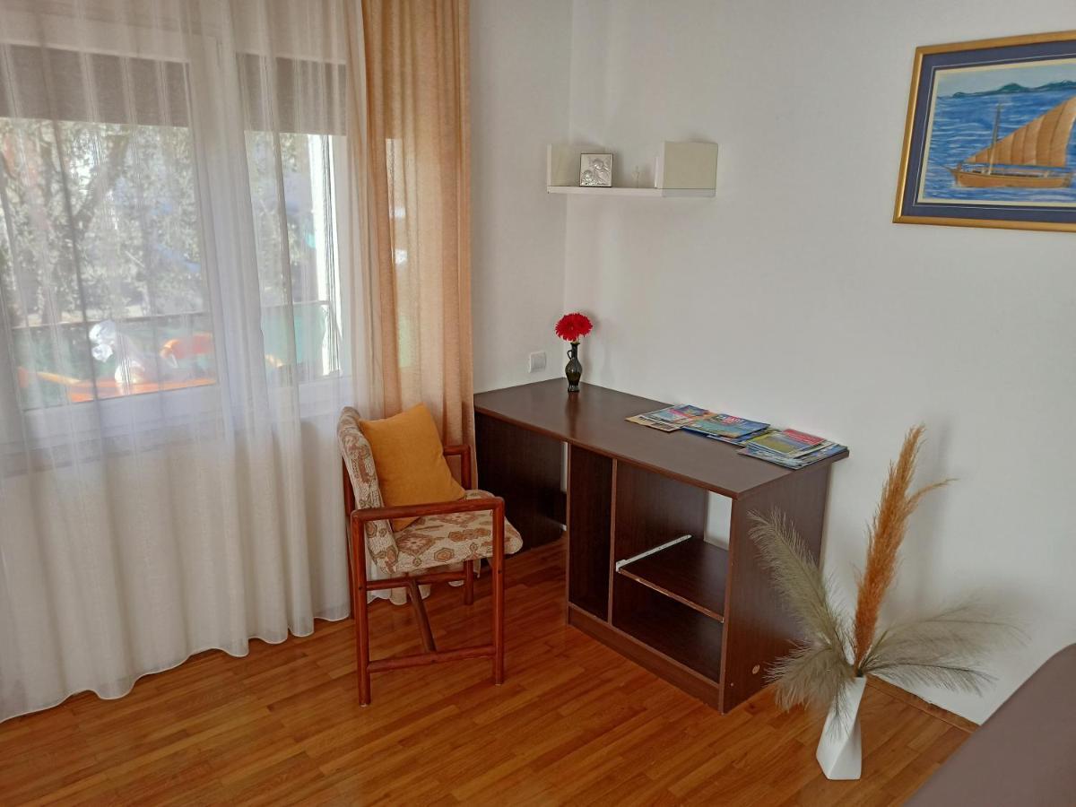 Apartment Tomas,,,Spacious House With Private Parking,Terrace,5G Internet,,,,, Задар Екстериор снимка
