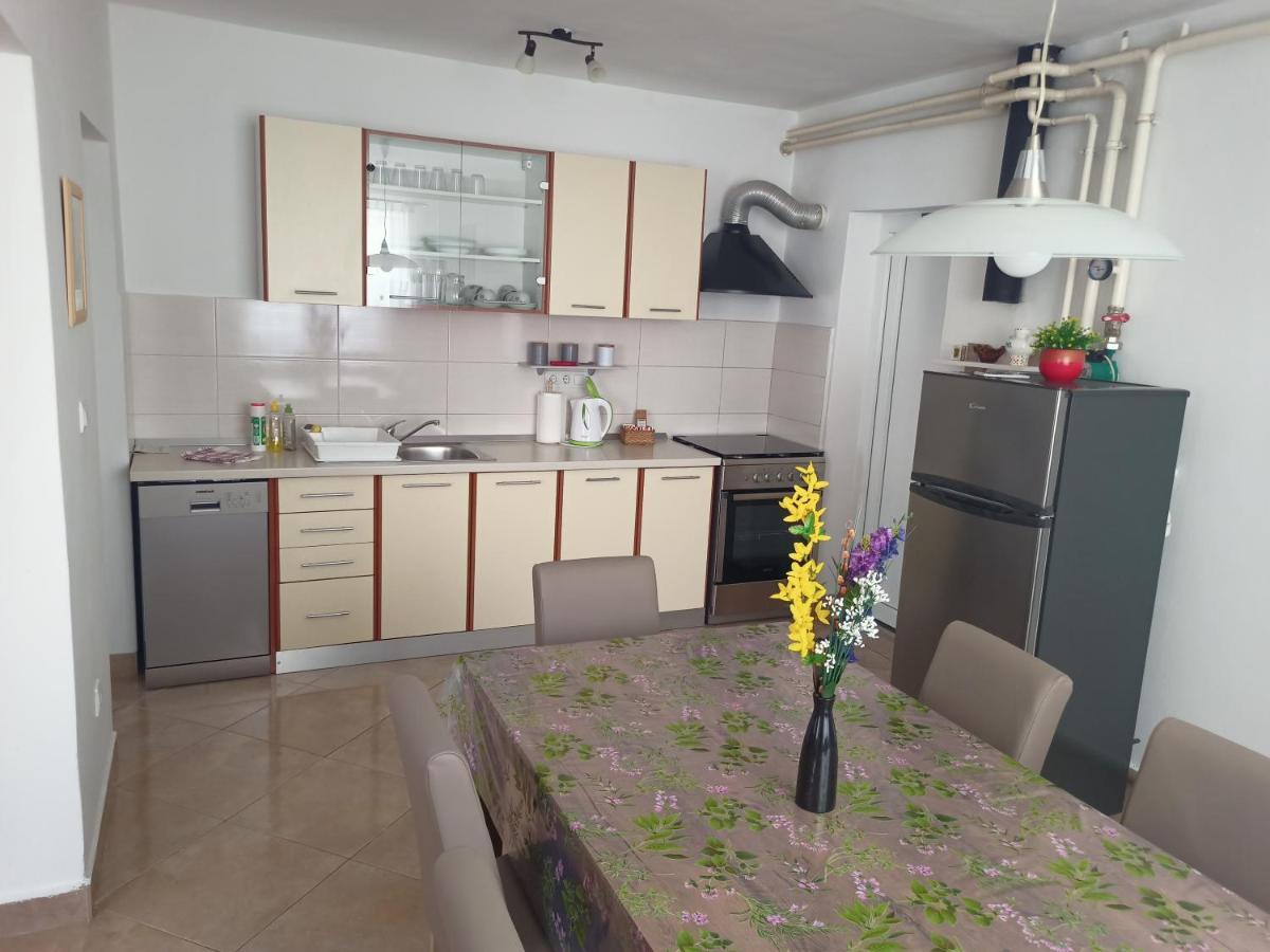 Apartment Tomas,,,Spacious House With Private Parking,Terrace,5G Internet,,,,, Задар Екстериор снимка
